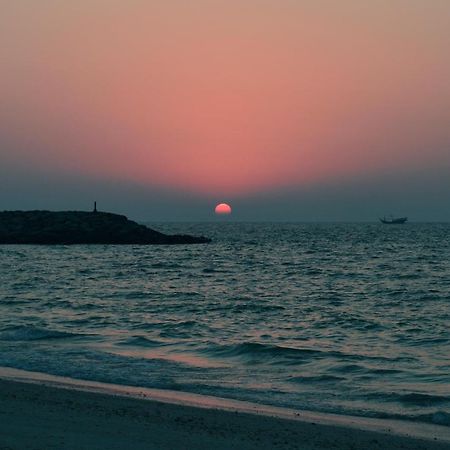 שארג'ה Al Corniche Hotel מראה חיצוני תמונה