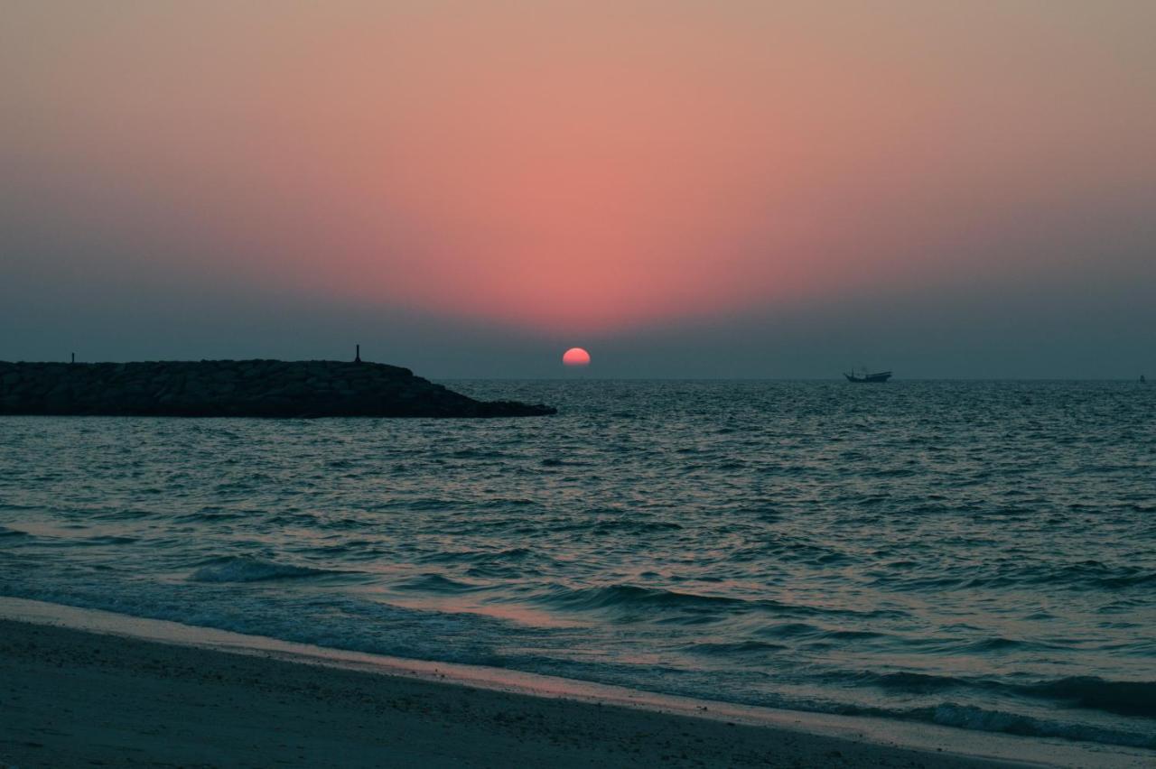 שארג'ה Al Corniche Hotel מראה חיצוני תמונה