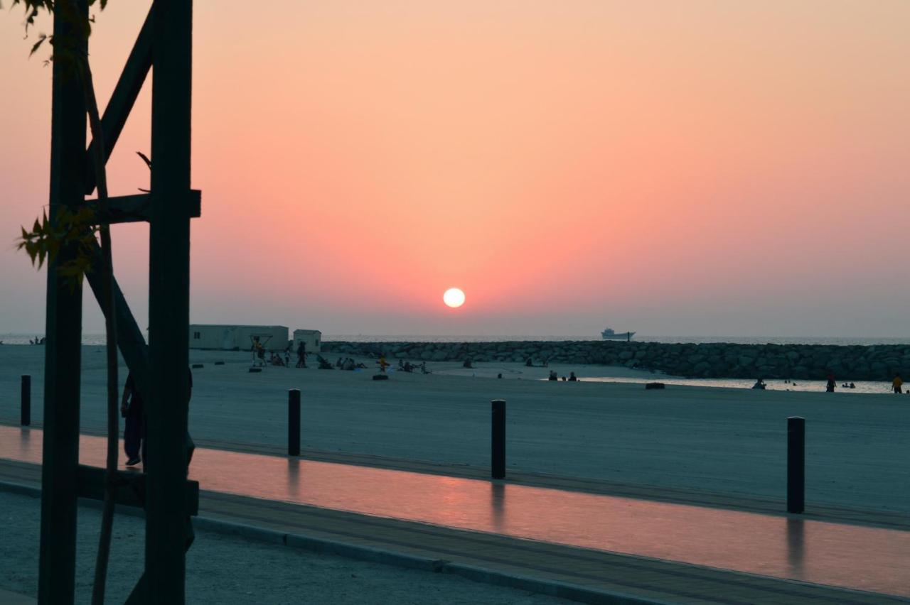 שארג'ה Al Corniche Hotel מראה חיצוני תמונה