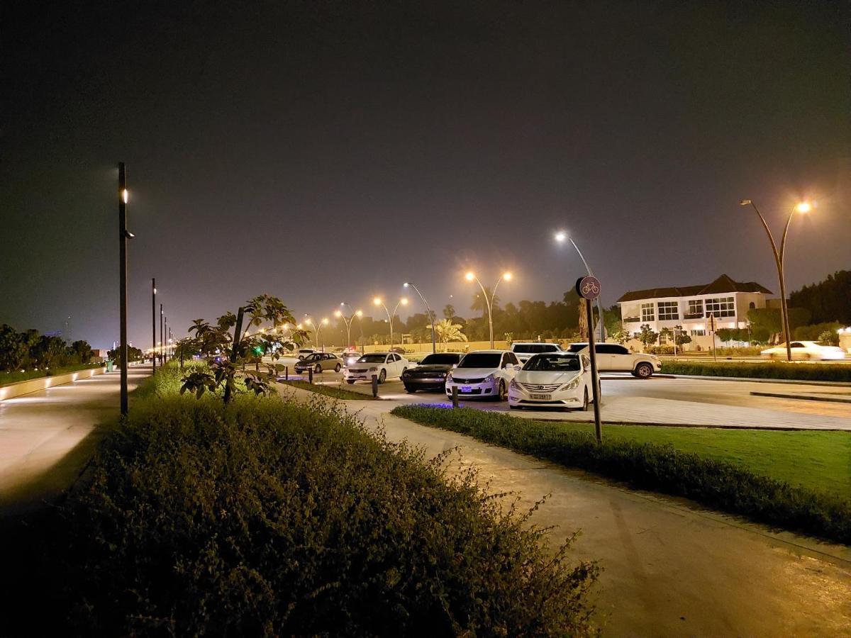 שארג'ה Al Corniche Hotel מראה חיצוני תמונה