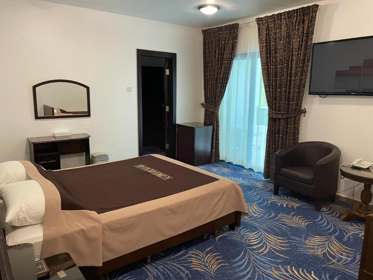 שארג'ה Al Corniche Hotel מראה חיצוני תמונה
