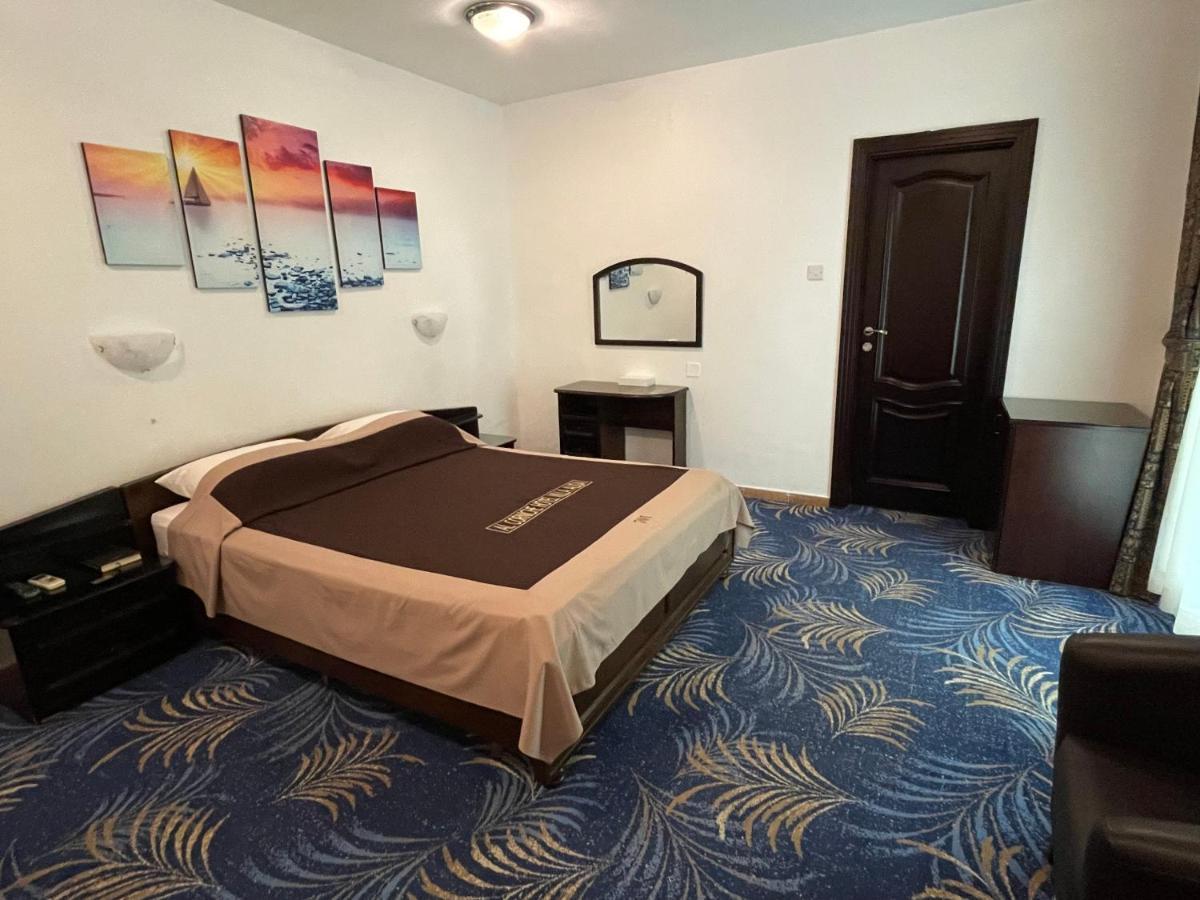 שארג'ה Al Corniche Hotel מראה חיצוני תמונה
