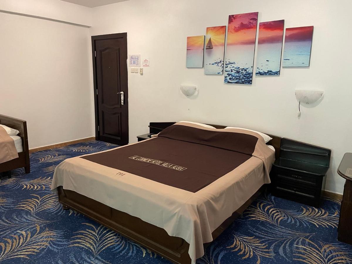 שארג'ה Al Corniche Hotel מראה חיצוני תמונה