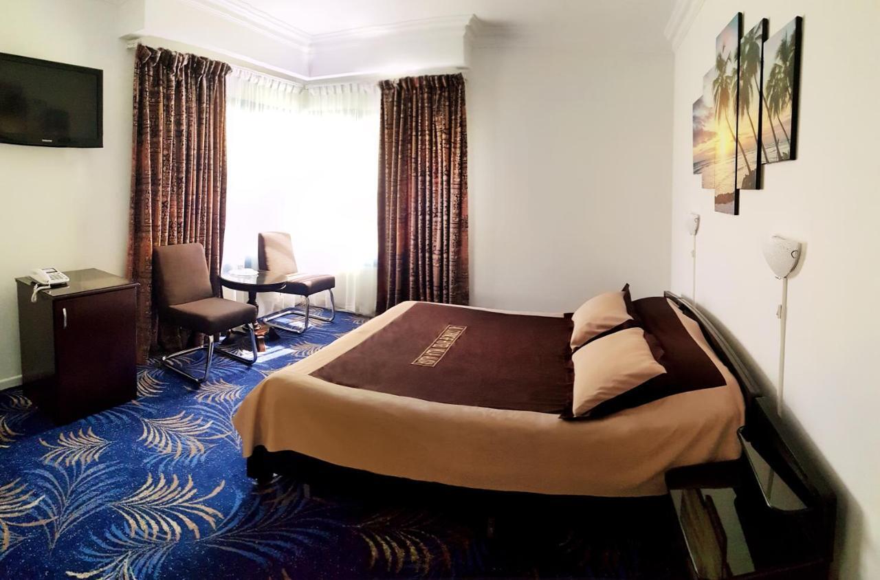 שארג'ה Al Corniche Hotel מראה חיצוני תמונה