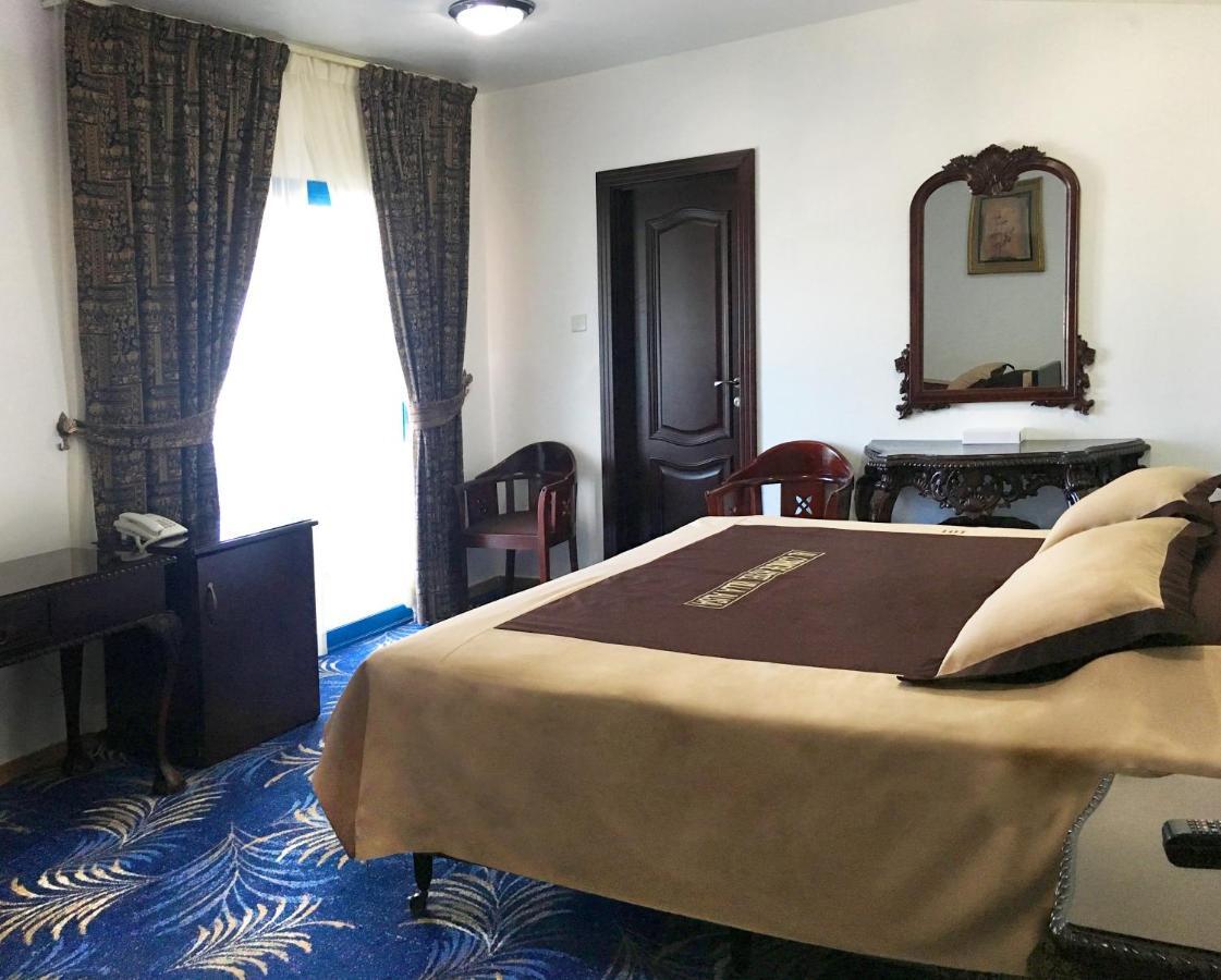 שארג'ה Al Corniche Hotel מראה חיצוני תמונה